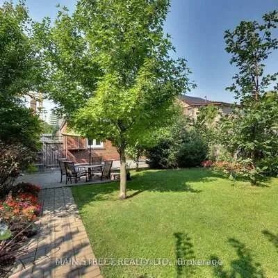 595,&nbsp;Northcliffe, Oakwood Village, Toronto