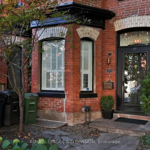 Premium freehold home for sale: 69, Sullivan, Kensington-Chinatown, Toronto