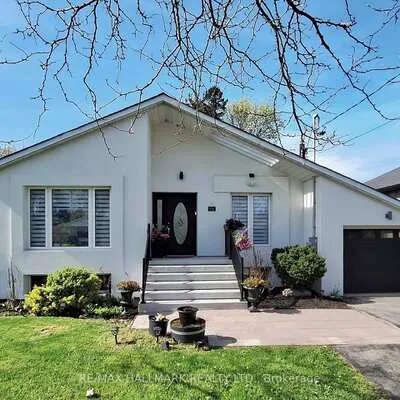 96,&nbsp;Searle, Bathurst Manor, Toronto