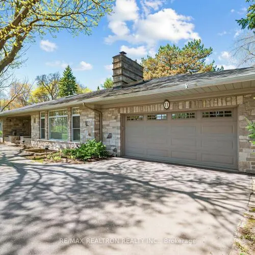 Premium freehold home for sale: 11, Mead, St. Andrew-Windfields, Toronto