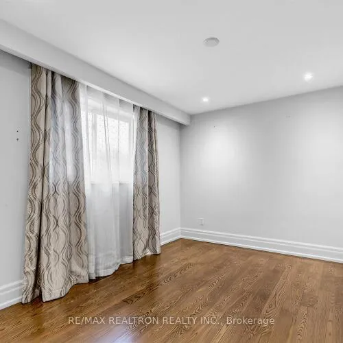 Premium freehold home for sale: 44, Pineway, Bayview Woods-Steeles, Toronto