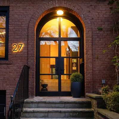 27,&nbsp;Boswell, Annex, Toronto