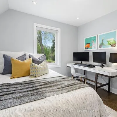 254,&nbsp;Airdrie, Leaside, Toronto
