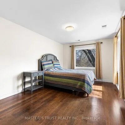 243,&nbsp;Burbank, Bayview Village, Toronto