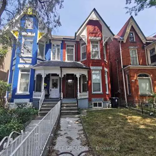 Premium freehold home for sale: 35, Borden, University, Toronto