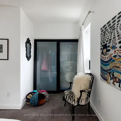 28,&nbsp;Roxborough, Annex, Toronto