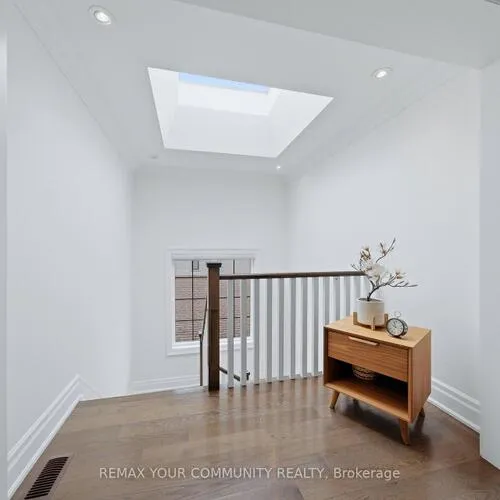 Premium freehold home for sale: 116, Frontenac, Bedford Park-Nortown, Toronto