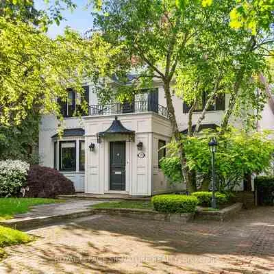230,&nbsp;Strathallan, Bedford Park-Nortown, Toronto