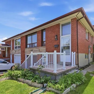 94,&nbsp;Muirhead, Pleasant View, Toronto