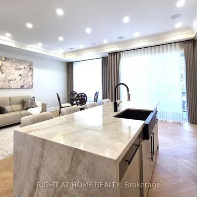 586,&nbsp;Broadway, Leaside, Toronto