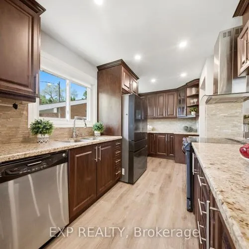 Premium freehold home for sale: 270, Roywood, Parkwoods-Donalda, Toronto
