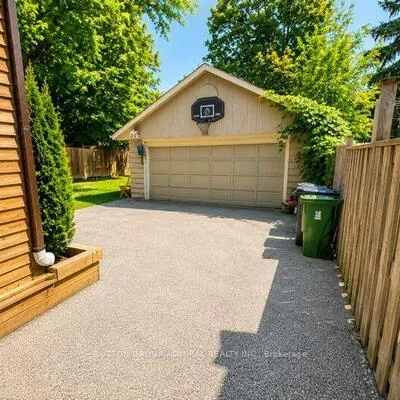 41,&nbsp;Athabaska, Newtonbrook East, Toronto