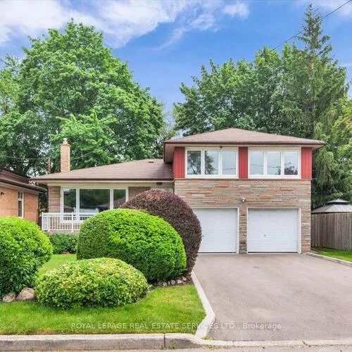 Premium freehold home for sale: 21, Barksdale, Bathurst Manor, Toronto