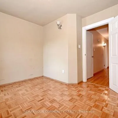 520,&nbsp;Dufferin, Little Portugal, Toronto