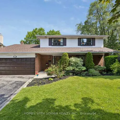 Premium freehold home for sale: 34, Rustywood, Parkwoods-Donalda, Toronto