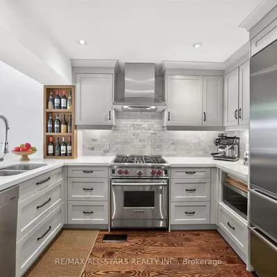 30,&nbsp;Edgewood, Rosedale-Moore Park, Toronto