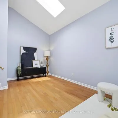 138,&nbsp;Kennard, Bathurst Manor, Toronto