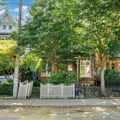 236,&nbsp;Seaton, Moss Park, Toronto