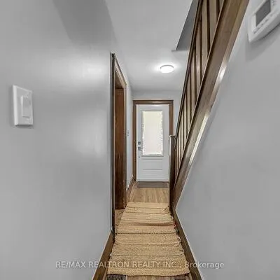 327,&nbsp;Deloraine, Lawrence Park North, Toronto
