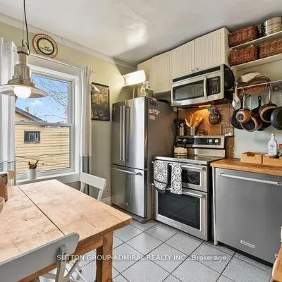 40,&nbsp;Claremont, Trinity-Bellwoods, Toronto