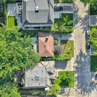 534,&nbsp;Deloraine, Bedford Park-Nortown, Toronto