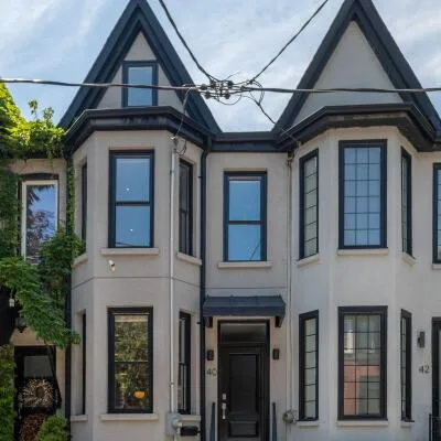 40,&nbsp;Bright, Moss Park, Toronto