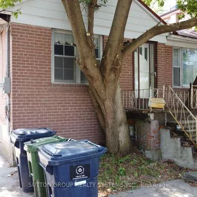 89,&nbsp;Reiner, Clanton Park, Toronto