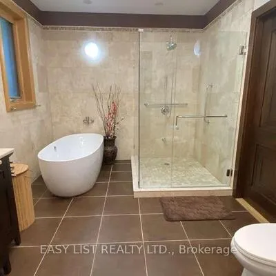 98,&nbsp;Burbank, Bayview Village, Toronto