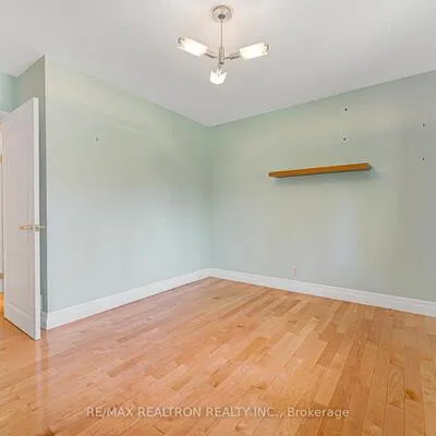 25,&nbsp;Vernham, St. Andrew-Windfields, Toronto