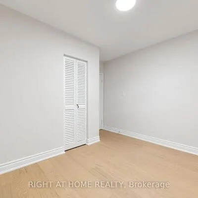 76,&nbsp;Fenside, Parkwoods-Donalda, Toronto