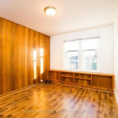 40,&nbsp;Snowdon, Lawrence Park North, Toronto