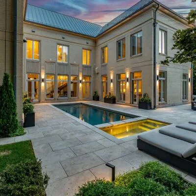 139,&nbsp;Dunvegan, Forest Hill South, Toronto