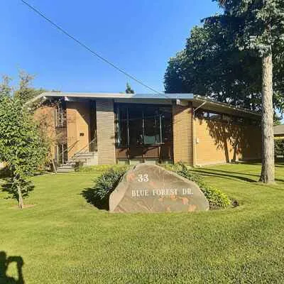 33,&nbsp;Blue Forest, Bathurst Manor, Toronto