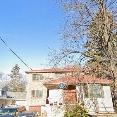 16,&nbsp;Connaught, Newtonbrook West, Toronto