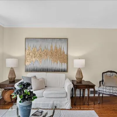 42,&nbsp;De Quincy, Clanton Park, Toronto