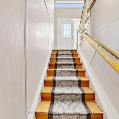 15,&nbsp;Alamosa, Bayview Village, Toronto