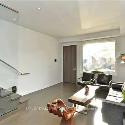 128,&nbsp;Montgomery, Yonge-Eglinton, Toronto