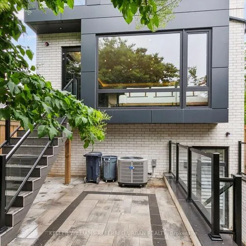 Premium freehold home for sale: 12, Otter, Bedford Park-Nortown, Toronto