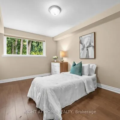 324,&nbsp;Woodsworth, St. Andrew-Windfields, Toronto