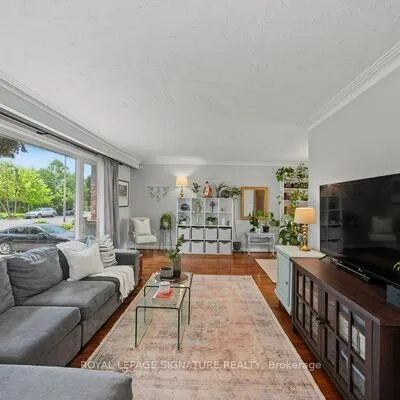 34,&nbsp;Clifton, Bathurst Manor, Toronto