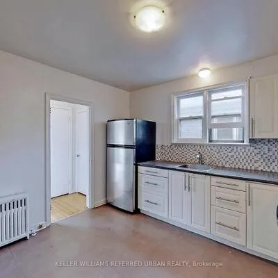 80,&nbsp;Lanark, Oakwood Village, Toronto
