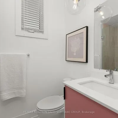 11,&nbsp;Barclay, Clanton Park, Toronto