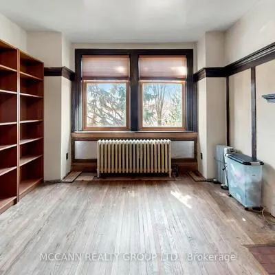 252,&nbsp;Sheldrake, Mount Pleasant East, Toronto