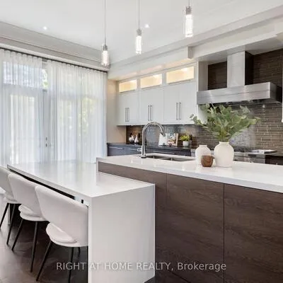 316,&nbsp;Churchill, Willowdale West, Toronto