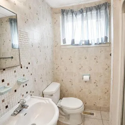 25,&nbsp;Lehar, Hillcrest Village, Toronto