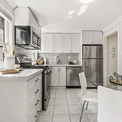 26,&nbsp;Jesmond, Oakwood Village, Toronto