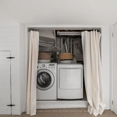 366,&nbsp;Laird, Leaside, Toronto