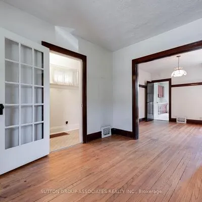 155,&nbsp;Earlsdale, Oakwood Village, Toronto