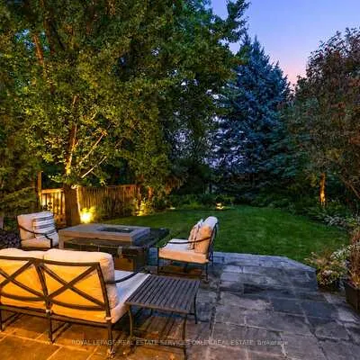 21,&nbsp;Astley, Rosedale-Moore Park, Toronto