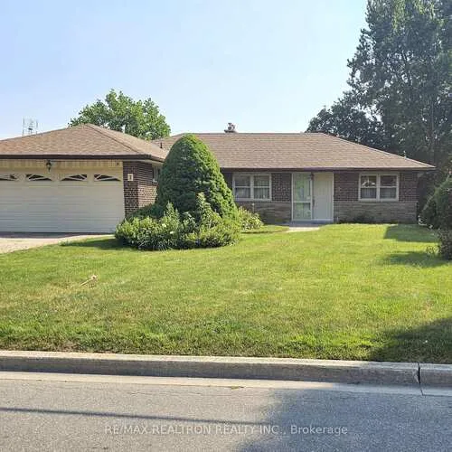Premium freehold home for sale: 7, Anewen, Victoria Village, Toronto